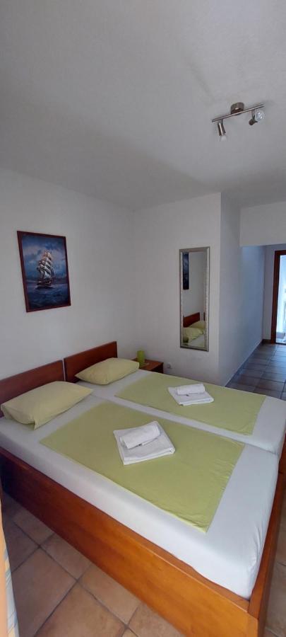 פודסטראנה Apartments And Rooms Stipe מראה חיצוני תמונה